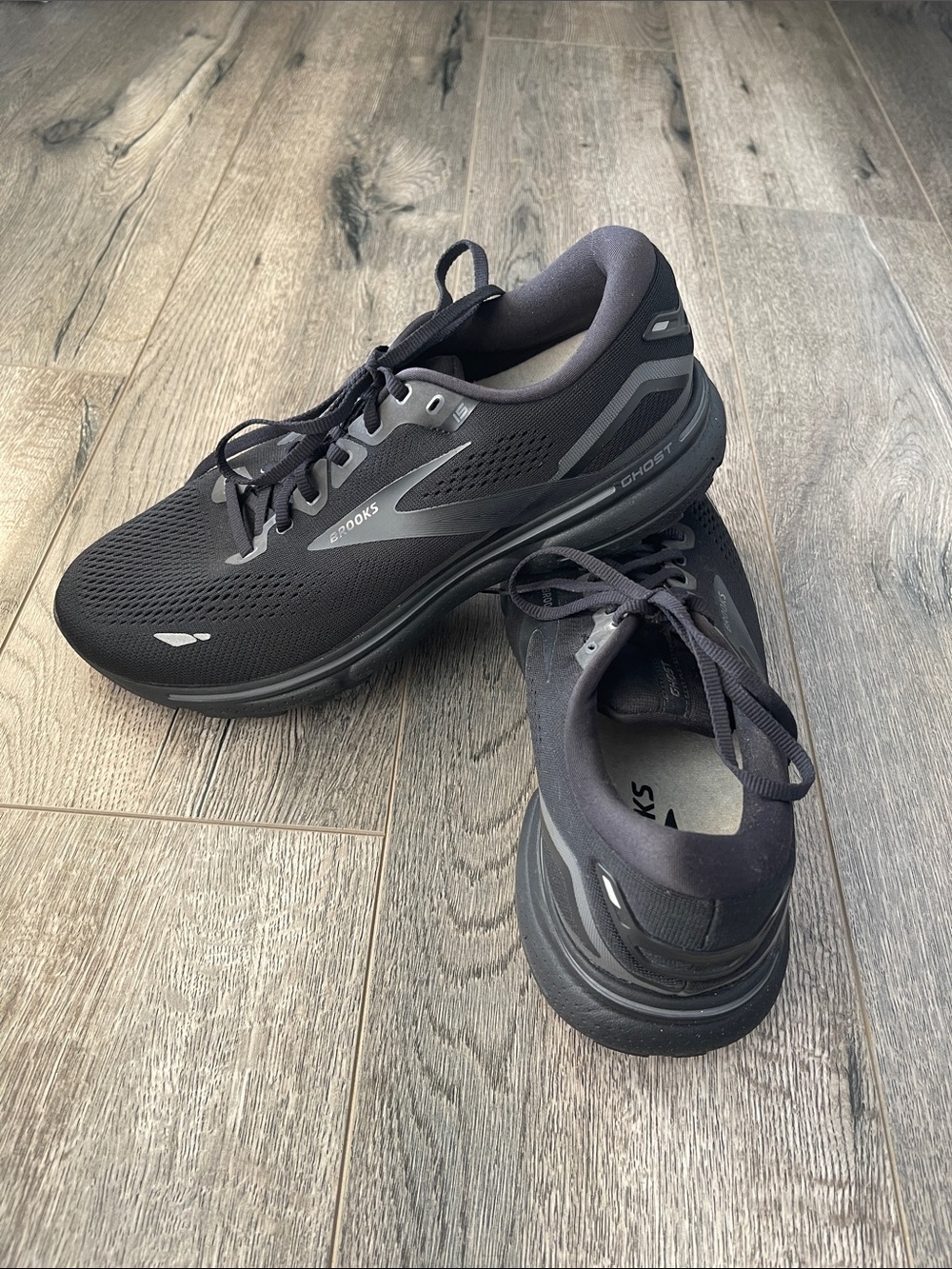 Brooks Men's Black Athletic Running Shoes